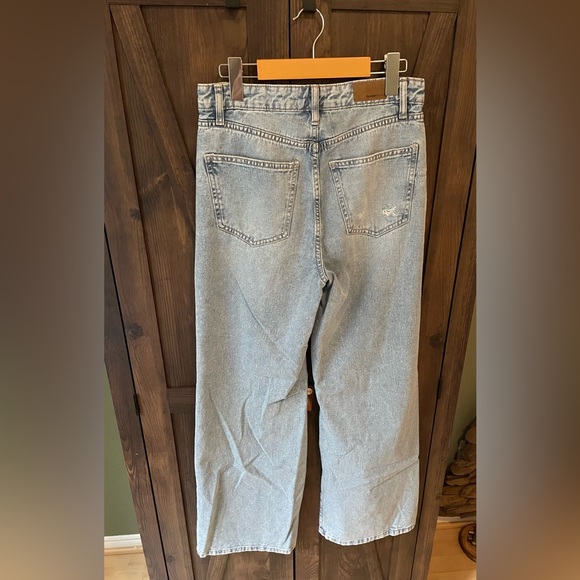 Distressed Light Blue Jeans - Picture 3 of 6